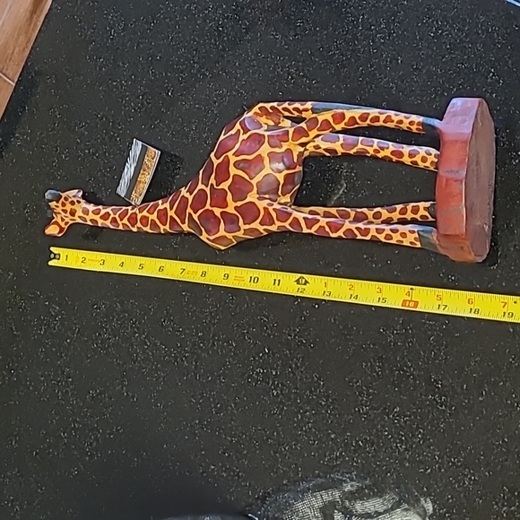 🦒Wood Giraffe Sculpture - Picture 8 of 10